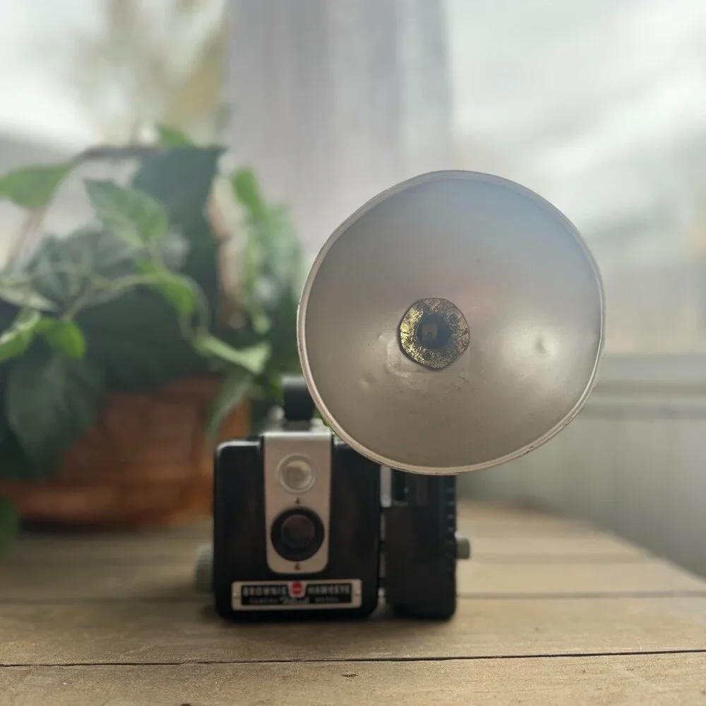 Vintage 1950 Kodak Brownie Hawkeye Hash Model Camera